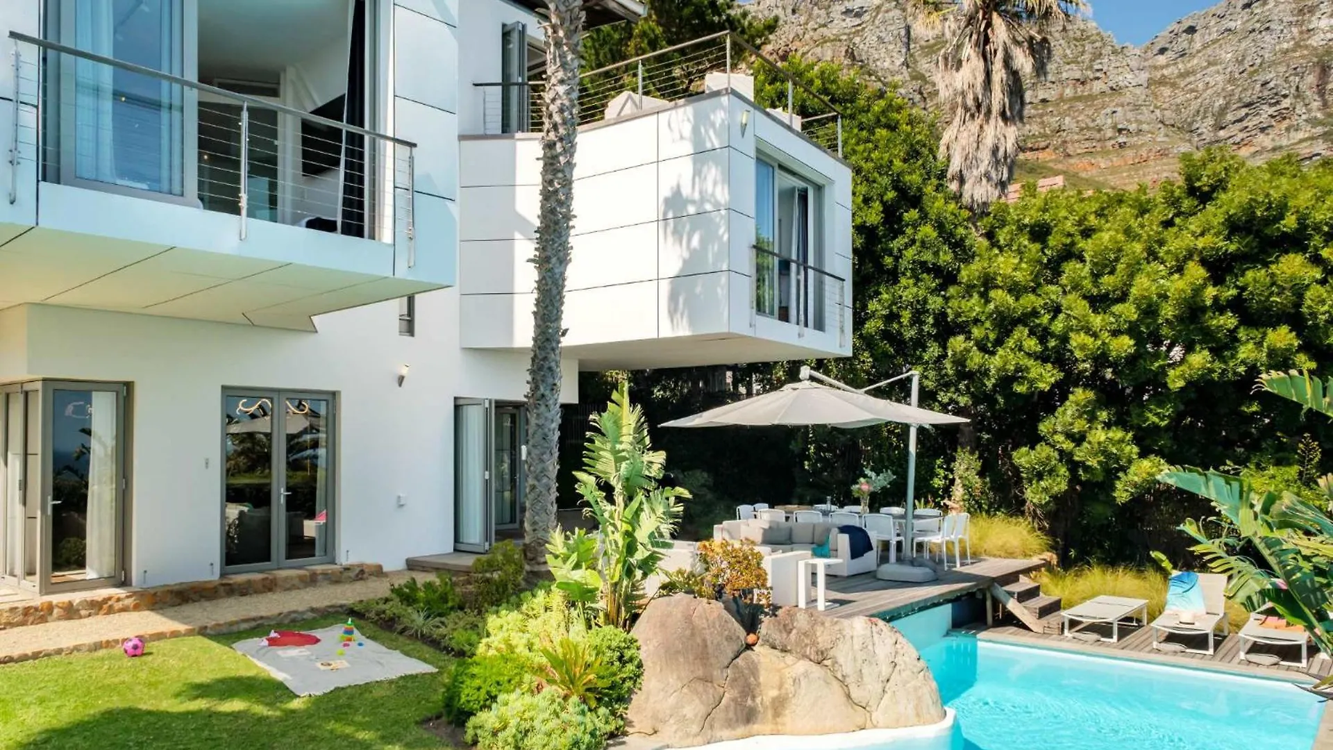 Contactos de Extraordinary Family Retreat At Lobster Villa