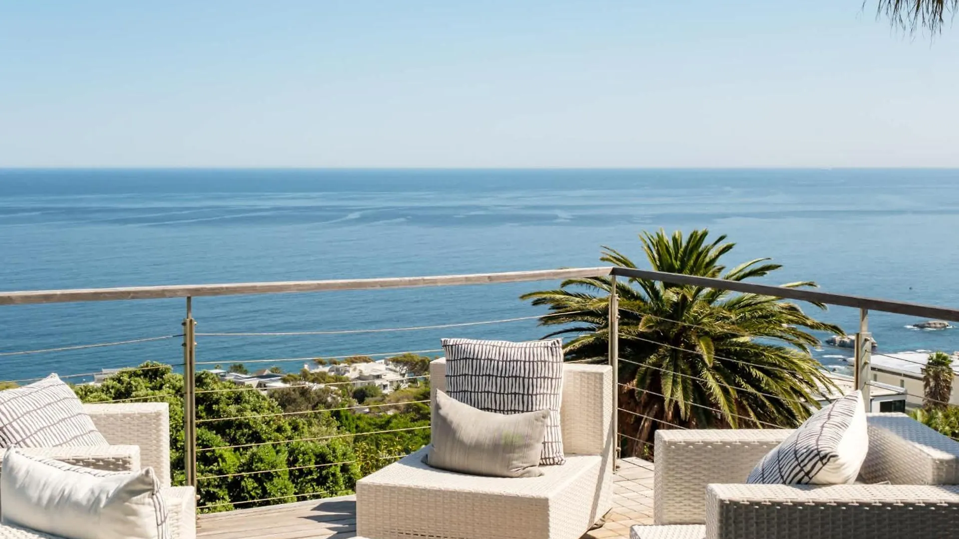 Extraordinary Family Retreat At Lobster Villa Cape Town